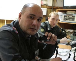 Сотрудники дежурной части за работой